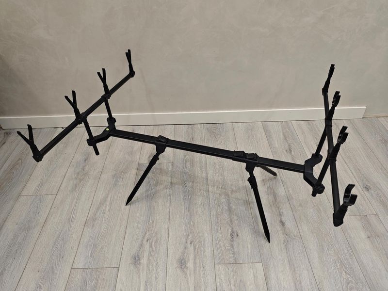 Род-под COONOR Carp Rod Pod на 4 удилища с телескопическими ножками 110326419 фото